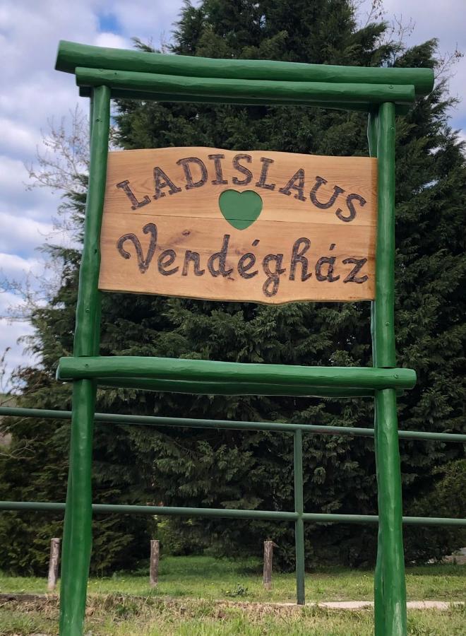 Ladislaus Schnaps-Haus Falusi Vendeghaz Csolnok Exterior photo